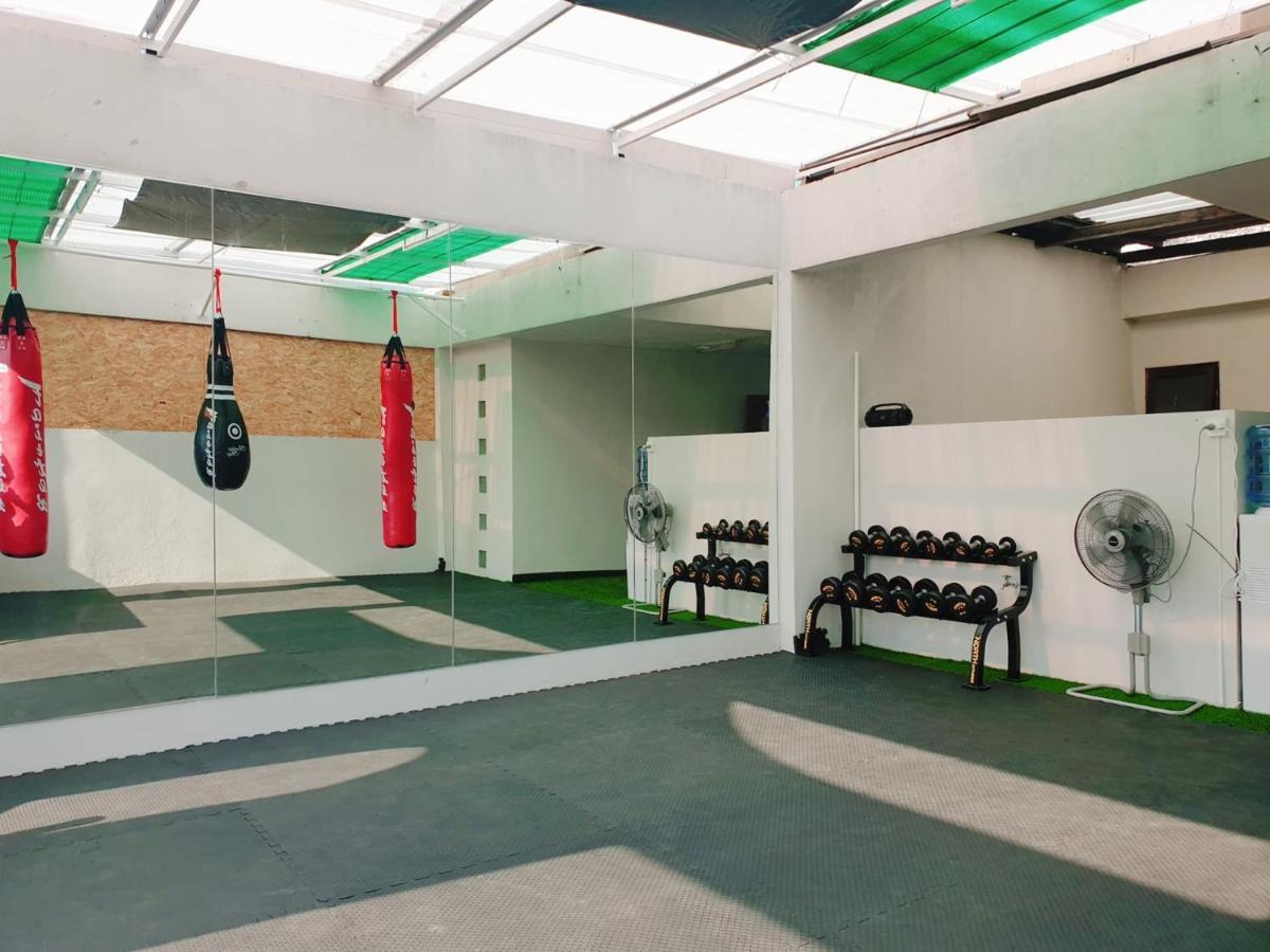 Kru Nat'S Bed & Breakfast W/ Private Rooms & Gym Banguecoque Exterior foto