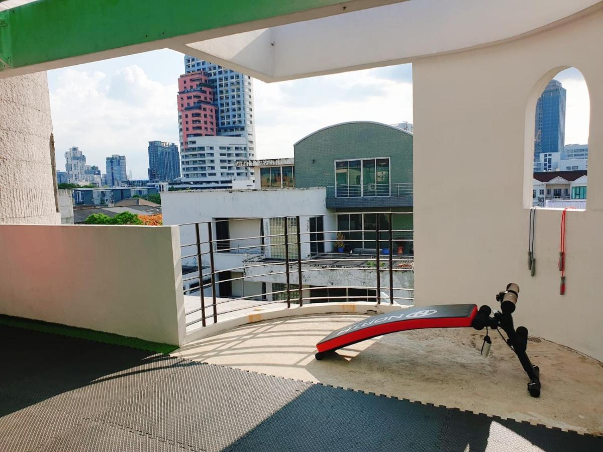 Kru Nat'S Bed & Breakfast W/ Private Rooms & Gym Banguecoque Exterior foto